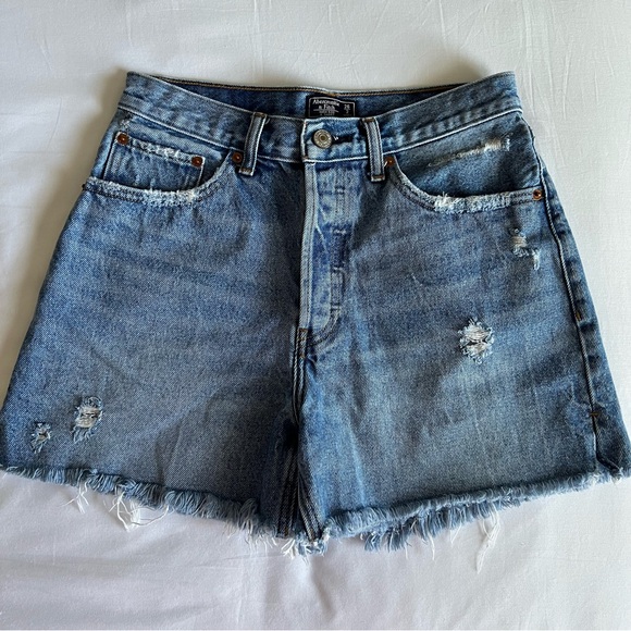 Abercrombie & Fitch Pants - Abercrombie medium wash denim shorts